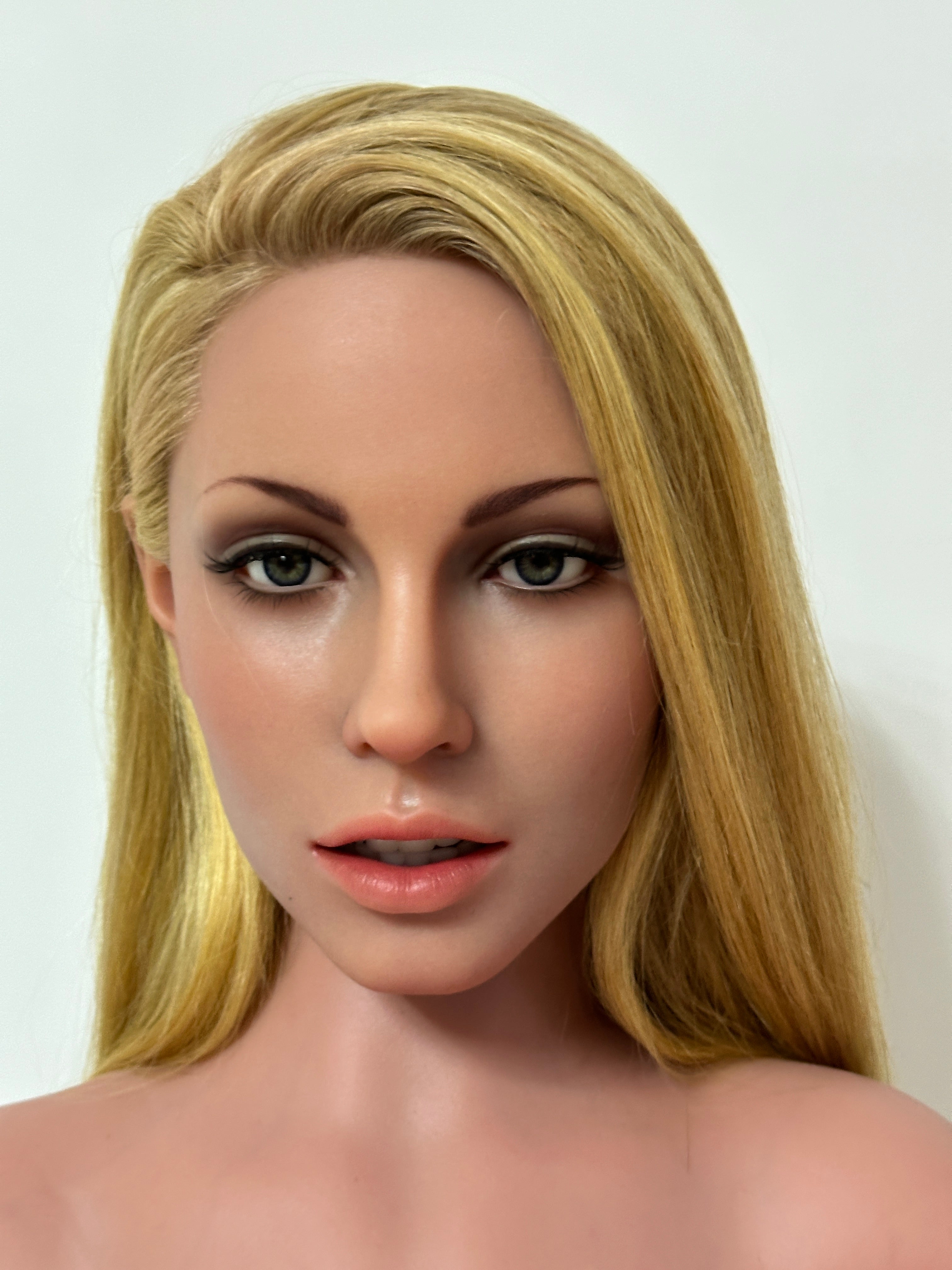ZELEX SLE3.0 Head ZXE203_Z1 Body 165cm/5'5" D-Cup Silicone Doll [In Stock USA & Canada | Fast Shipping]